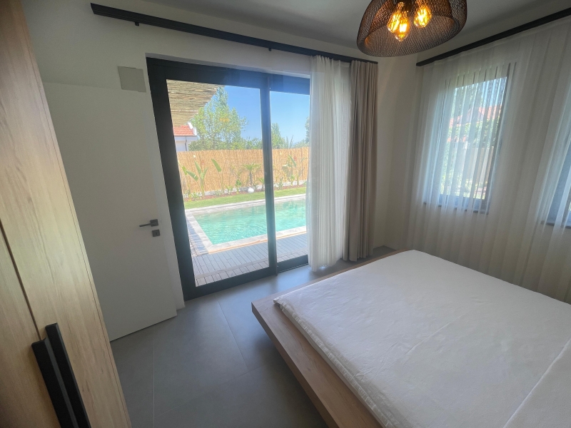 Villa S